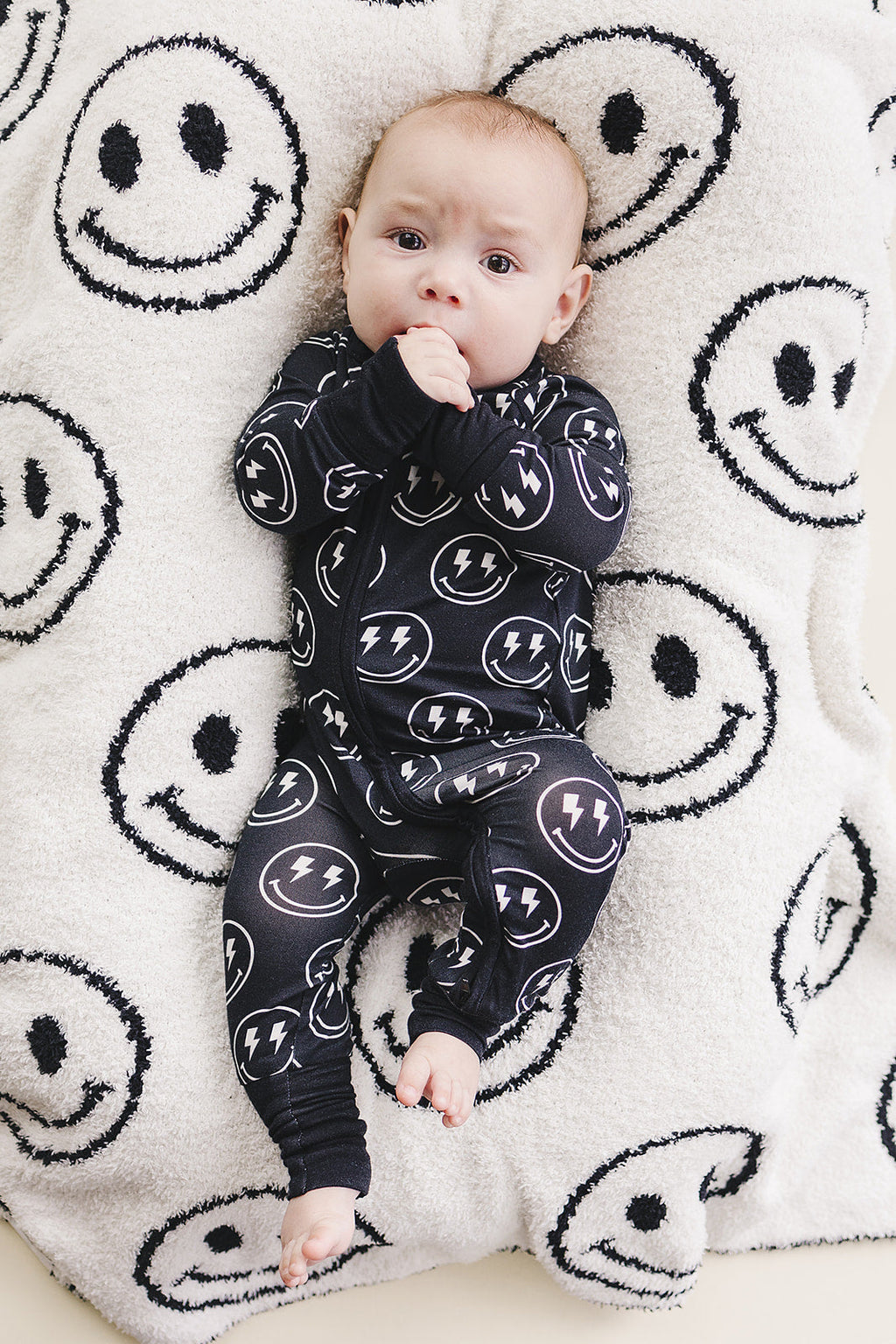 Smiley Fuzzy Blanket | Black